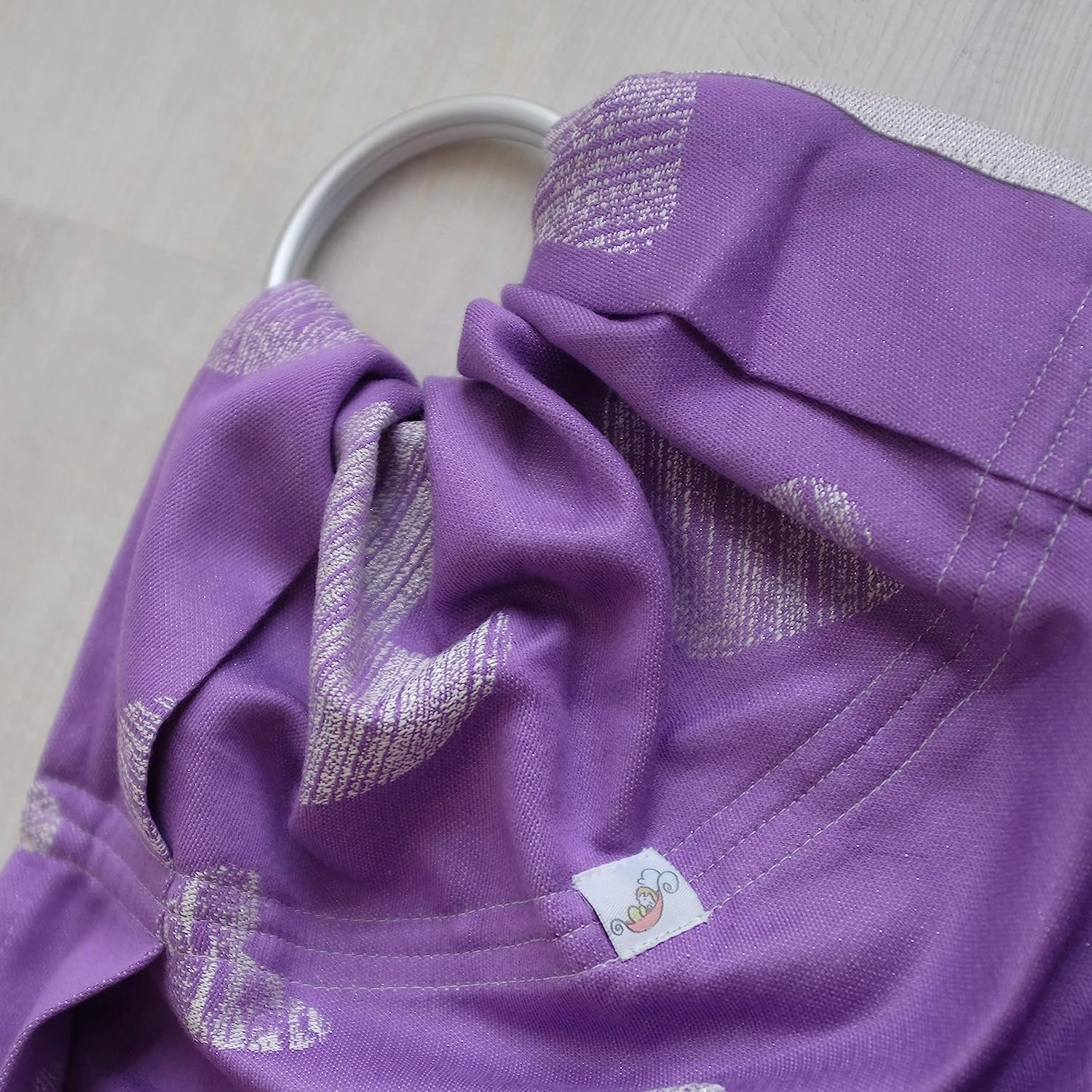 Schmusewolke Ring Sling Baby Sling Hybrid Jacquard Heartline Violet Shine Organic Cotton 80 x 215 cm Baby Size Toddler Size Baby and Toddler 9-60 Months 6-16 kg Hip Carrier