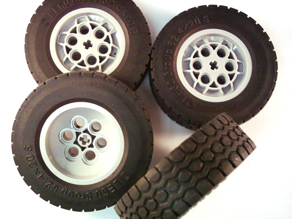 Lego Truck Tyre 62.4 X 20S With New Light Grey Rim 4 Pieces.