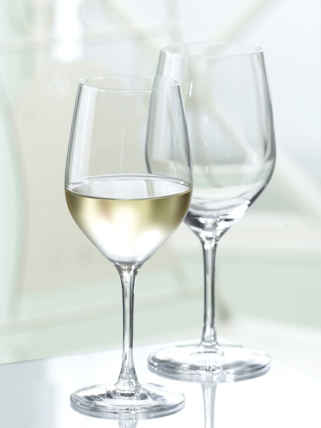 Stölzle Lausitz White Wine Glasses Ultra / White Wine Glasses Set of 6 / Crystal Glass / Goblet Wine Glass / Lightweight White Wine Glass / High-Quality Wine Glass Set / Wine Glasses Stölzle