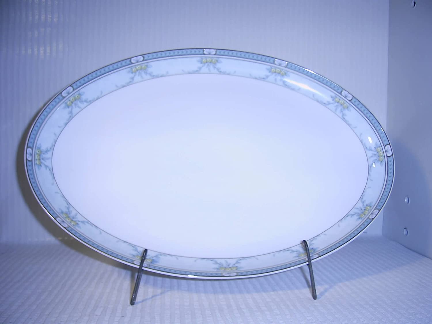 Oval Plate 33 cm Circle Mignon Kaiser Porcelain