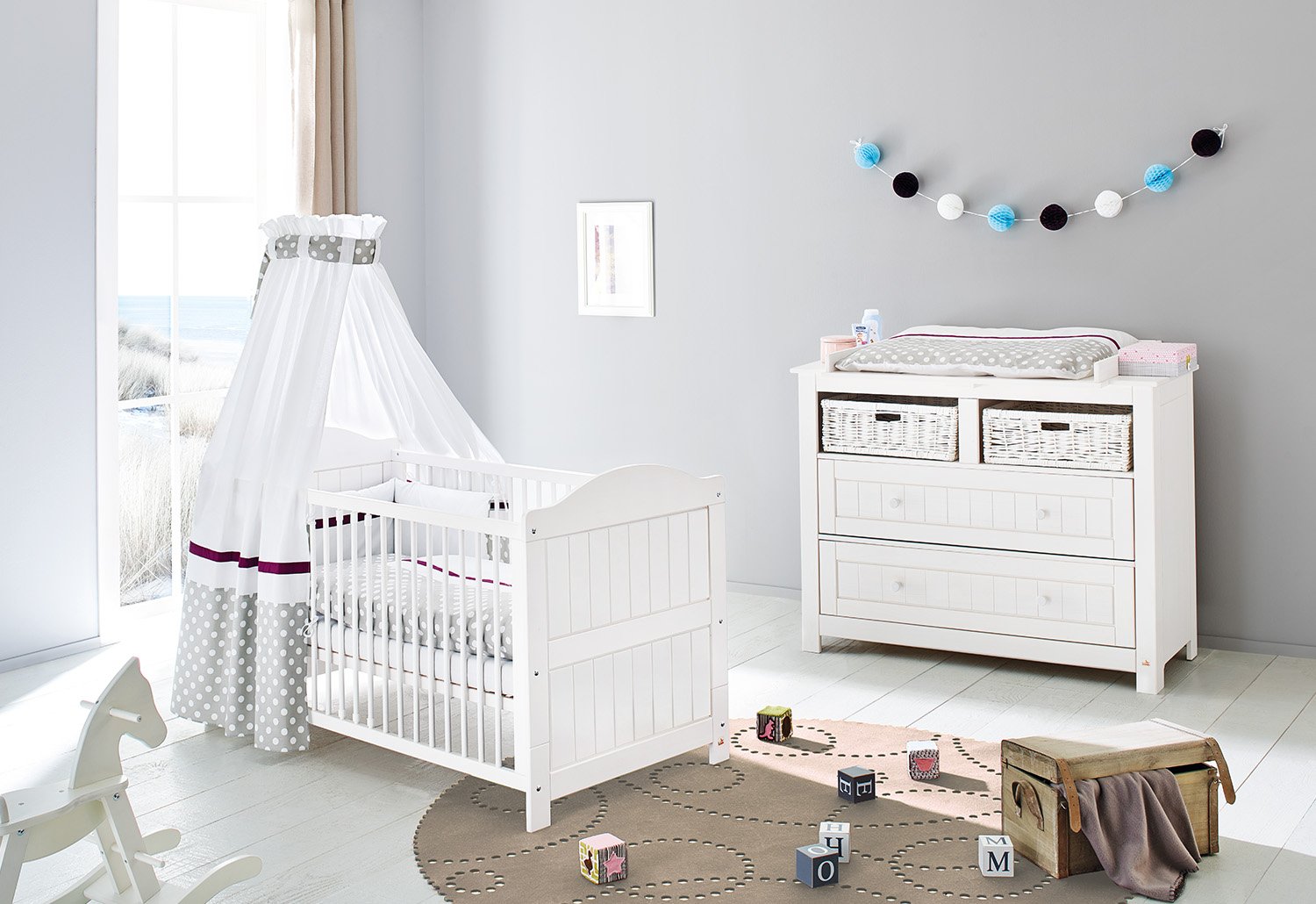 Pinolino Nina Wide 2-Piece Cot Bed (140 x 70 cm) and Wide Changing Table with Changing Unit Solid Spruce White Varnished (Item No. 09 16 17 B)