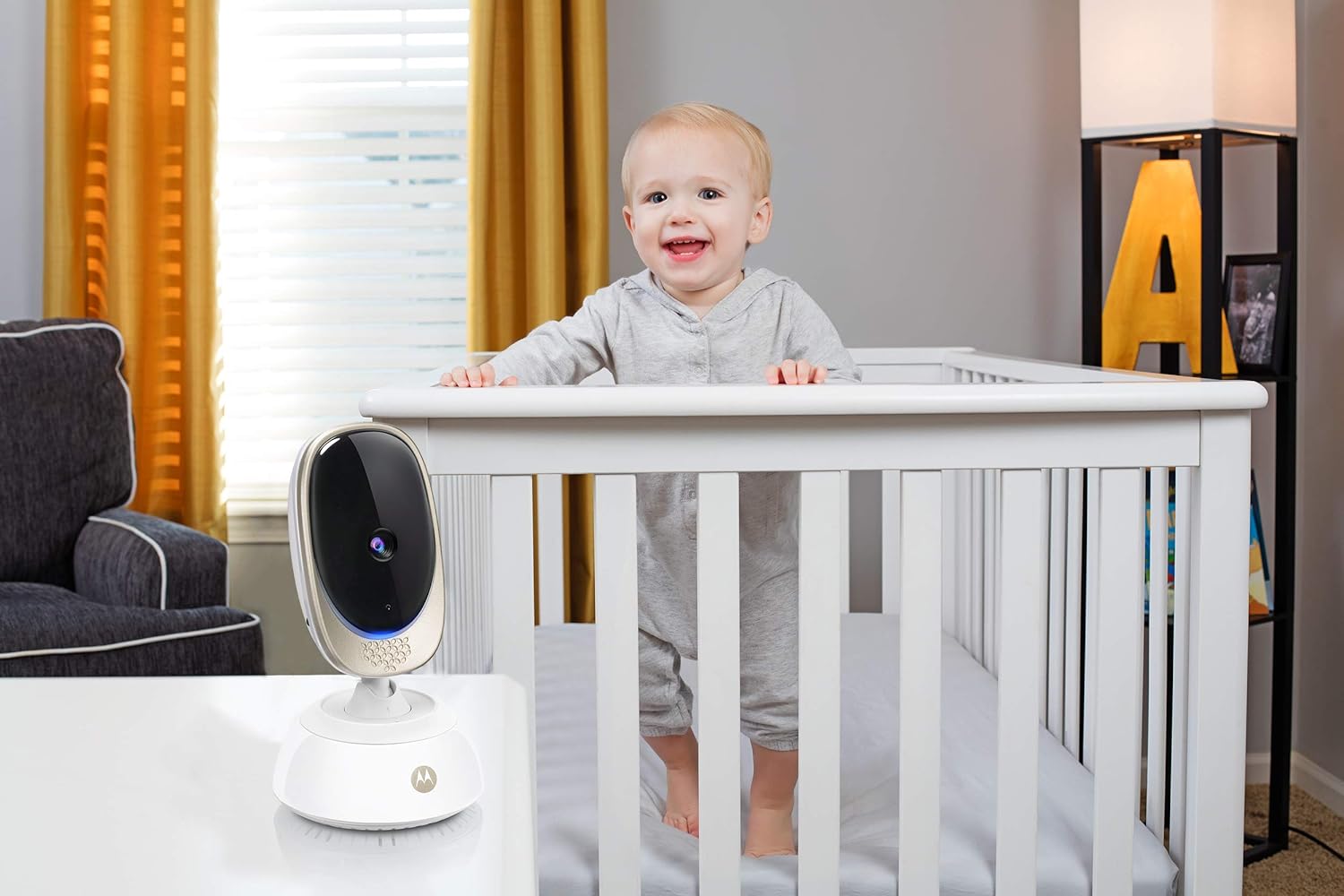 Motorola Baby Comfort C45 Video Baby Monitor with Pan and Zoom Function, Wi-Fi, 2.8 Inch / 7.1 cm Colour Display, Night Vision, Two-Way Audio and Temperature Sensor, White