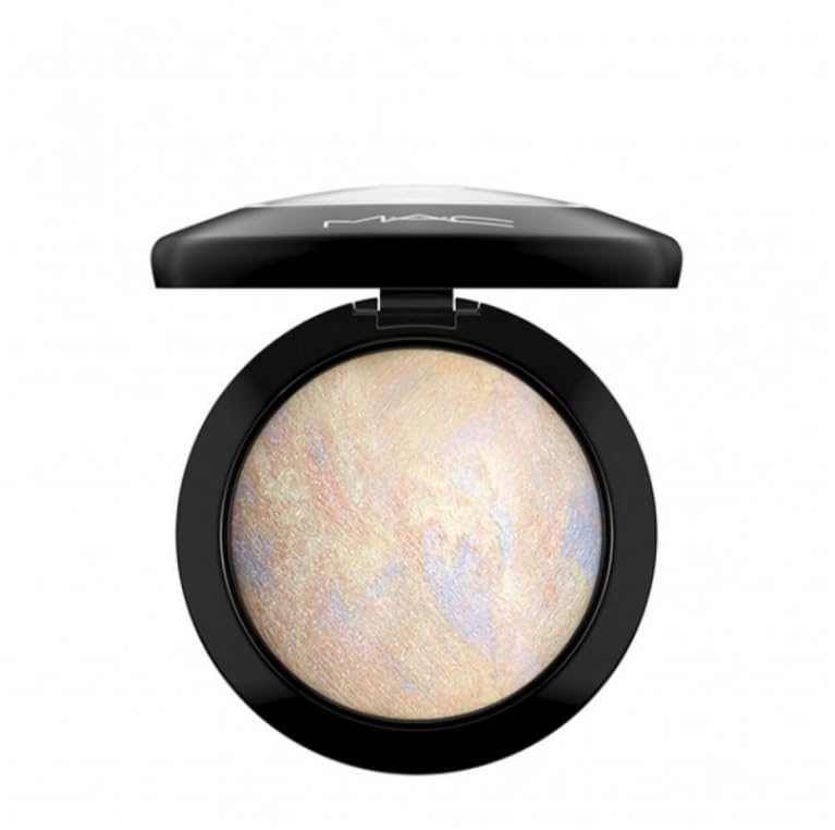 MAC Cosmetics Mineralize Skinfinish LightScapade Multi-Mineral Complex That Gives Shine To The Face and Body, 10 G