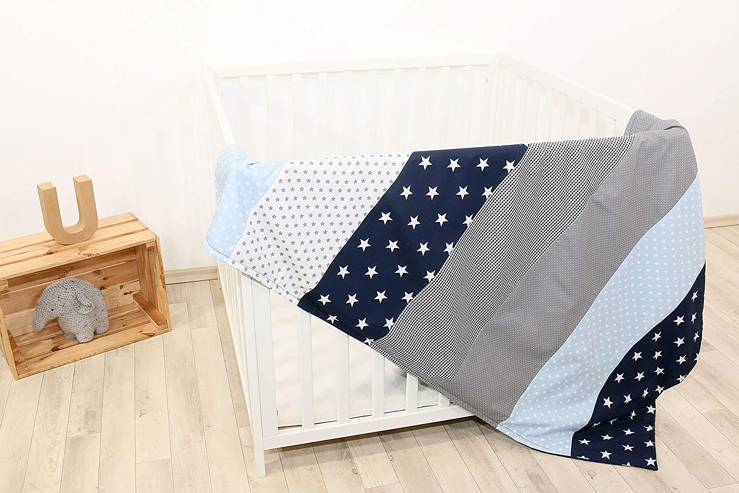 ULLENBOOM® Baby Blanket made of ÖkoTex Cotton and Fleece, Ideal as a Pram Blanket or Play Blanket, 70 x 100 cm & 100 x 140 cm and Made in the EU, Design: Stars, Dots, Patchwork 100 x 140 cm light blue