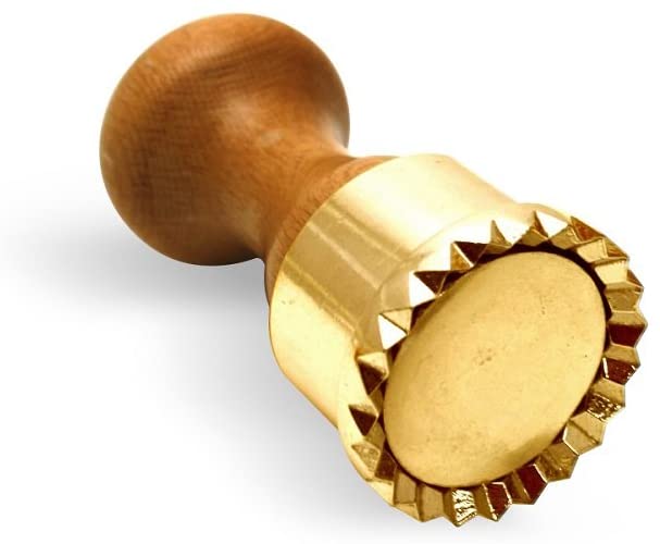 LA GONDOLA LaGondola Professional Round Ravioli Stamp, Made From Brass With A Wooden Handle, 50 mm Diameter, Shapes and Punches Used By The Best Restaurant Kitchens And Chefs