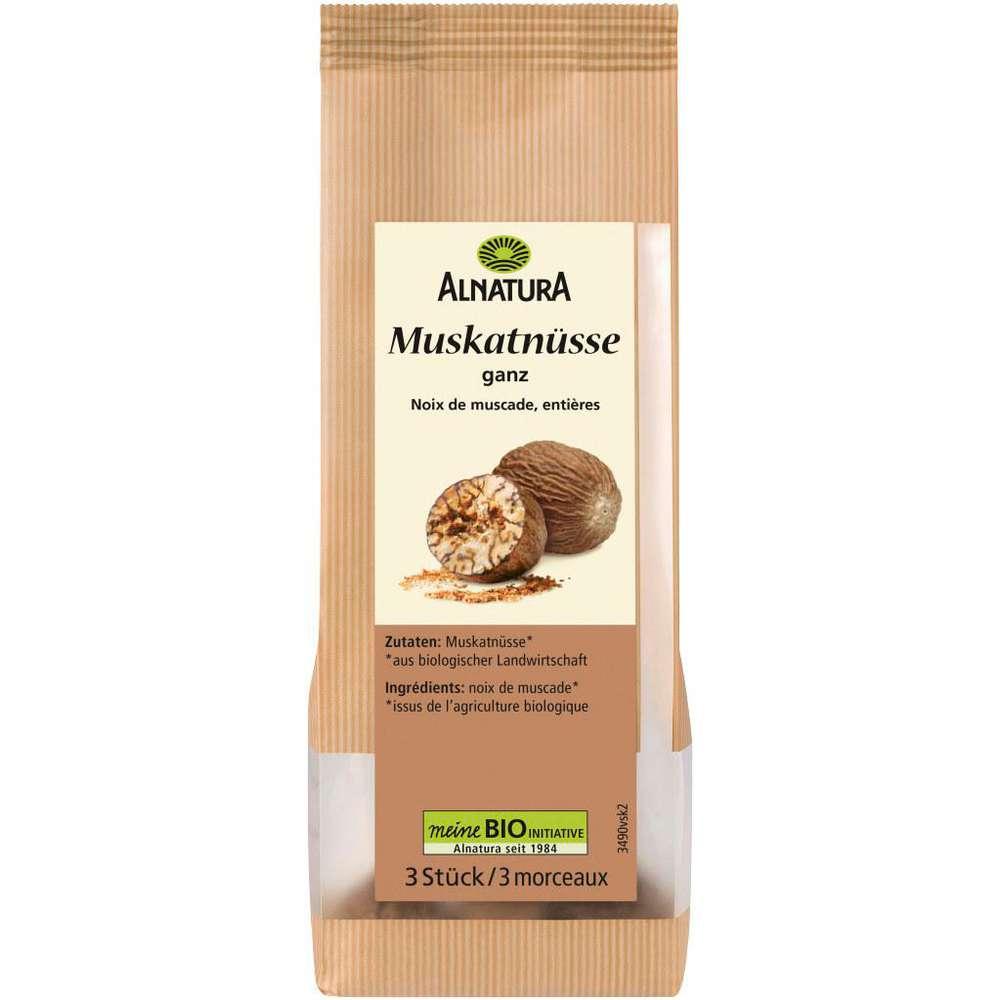 Organic nutmegs, whole