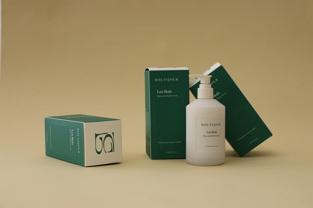 BOUTIJOUR Les Bois Rejuvenate Body Cream nourishing body cream for dry skin