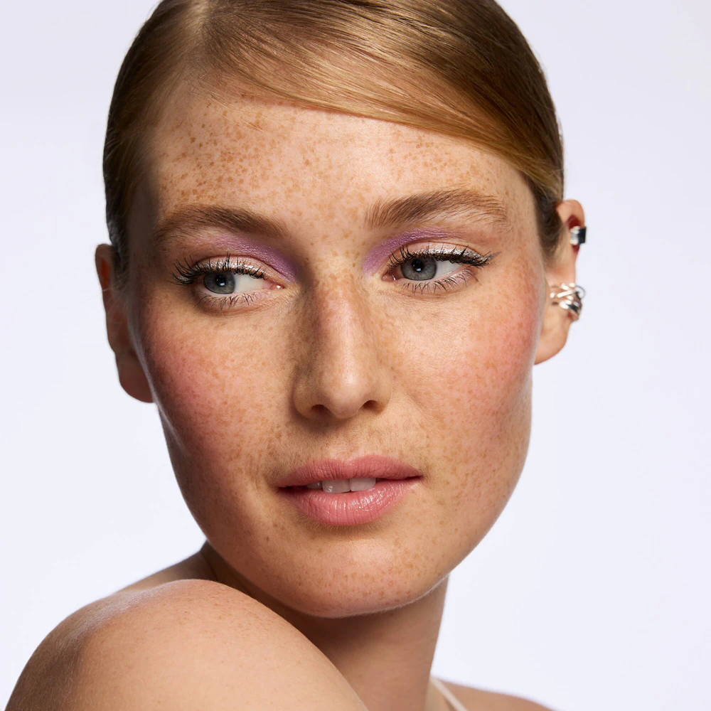 Catrice Aloe Vera eyeshadow in the form of a stick