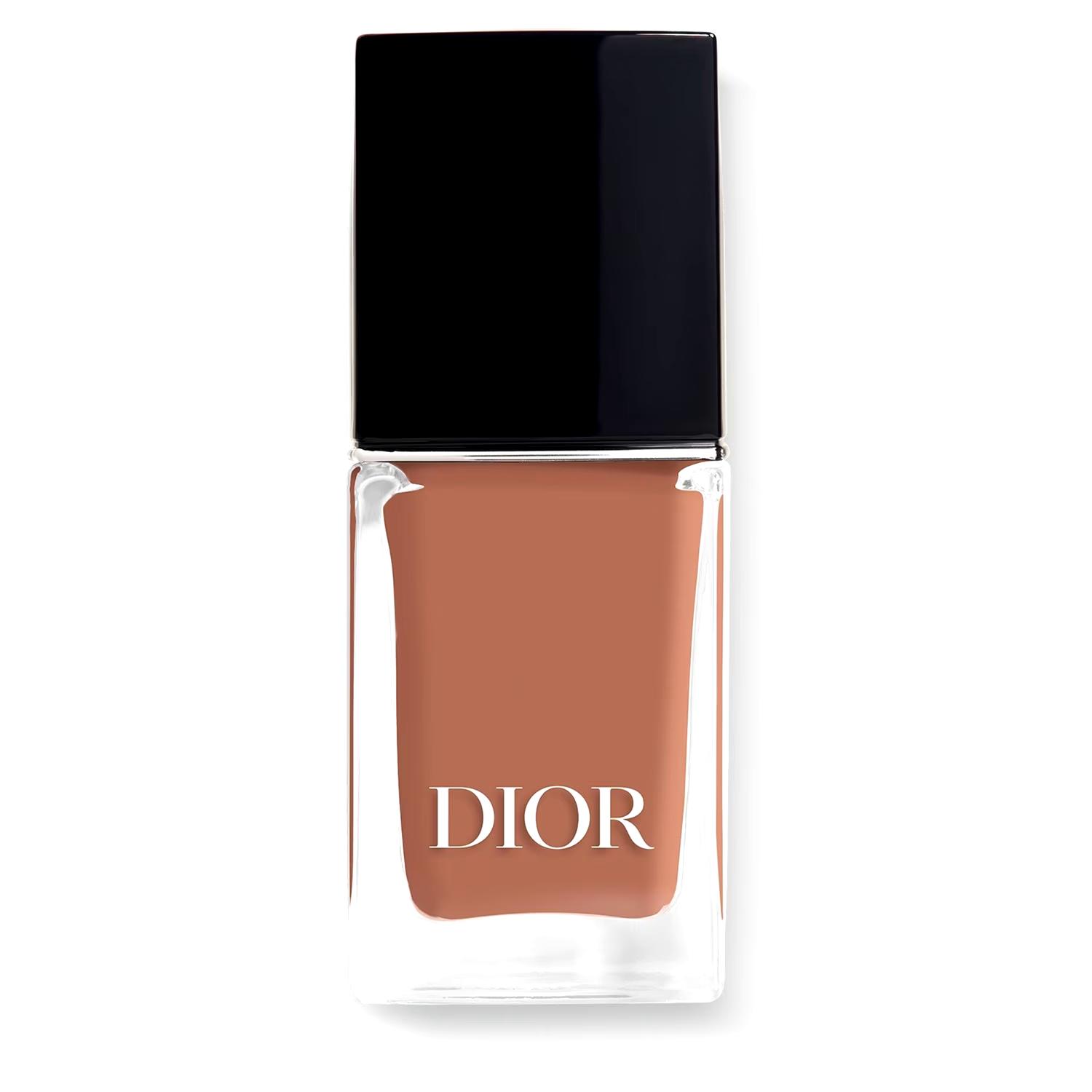 Dior vernis nail polish with gel effect and couture color