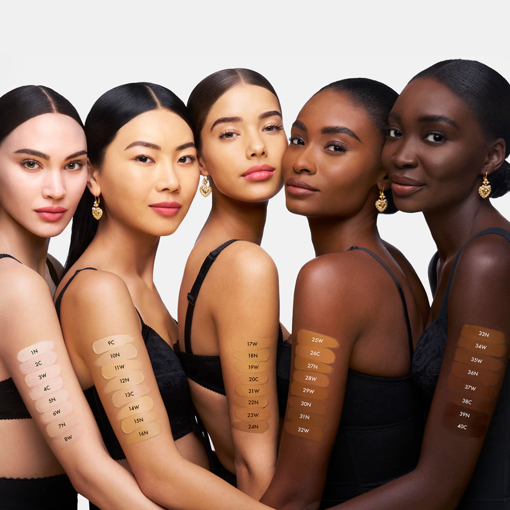 Dolce&Gabbana Flawless Everlast Foundation intensive, covering make-up with long-lasting effect SPF 20