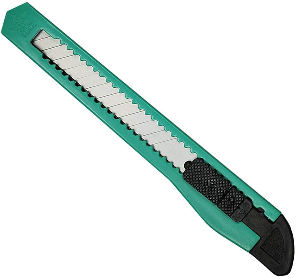 Helo cutter knife carpet knife set with 8 mm wide snap off blade. Blade thickness: 0.4 mm, stable blade guide, all-purpose knife with ergonomically shaped plastic casing, green