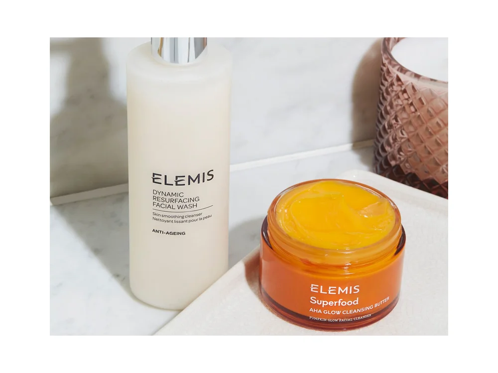 Elemis Superfood AHA Glow Cleansing Butter facial cleansing mask to rejuvenate facial skin