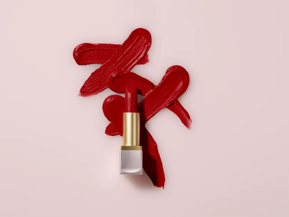 Elizabeth Arden Lip Color Satin luxurious, nourishing lipstick with vitamin E