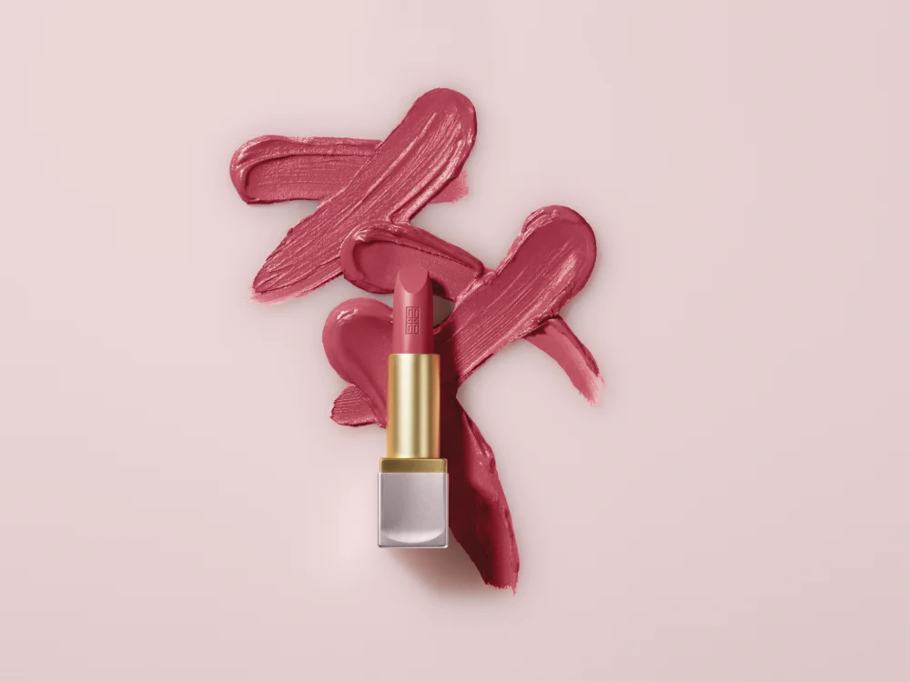 Elizabeth Arden Lip Color Satin luxurious, nourishing lipstick with vitamin E