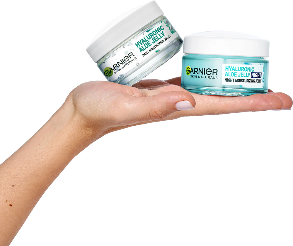 Garnier Hyaluronic Aloe Jelly Gel Night Cream to moisturize and smooth the skin