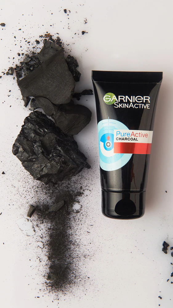 Garnier Pure Active peel-off mask with activated carbon against blackheads