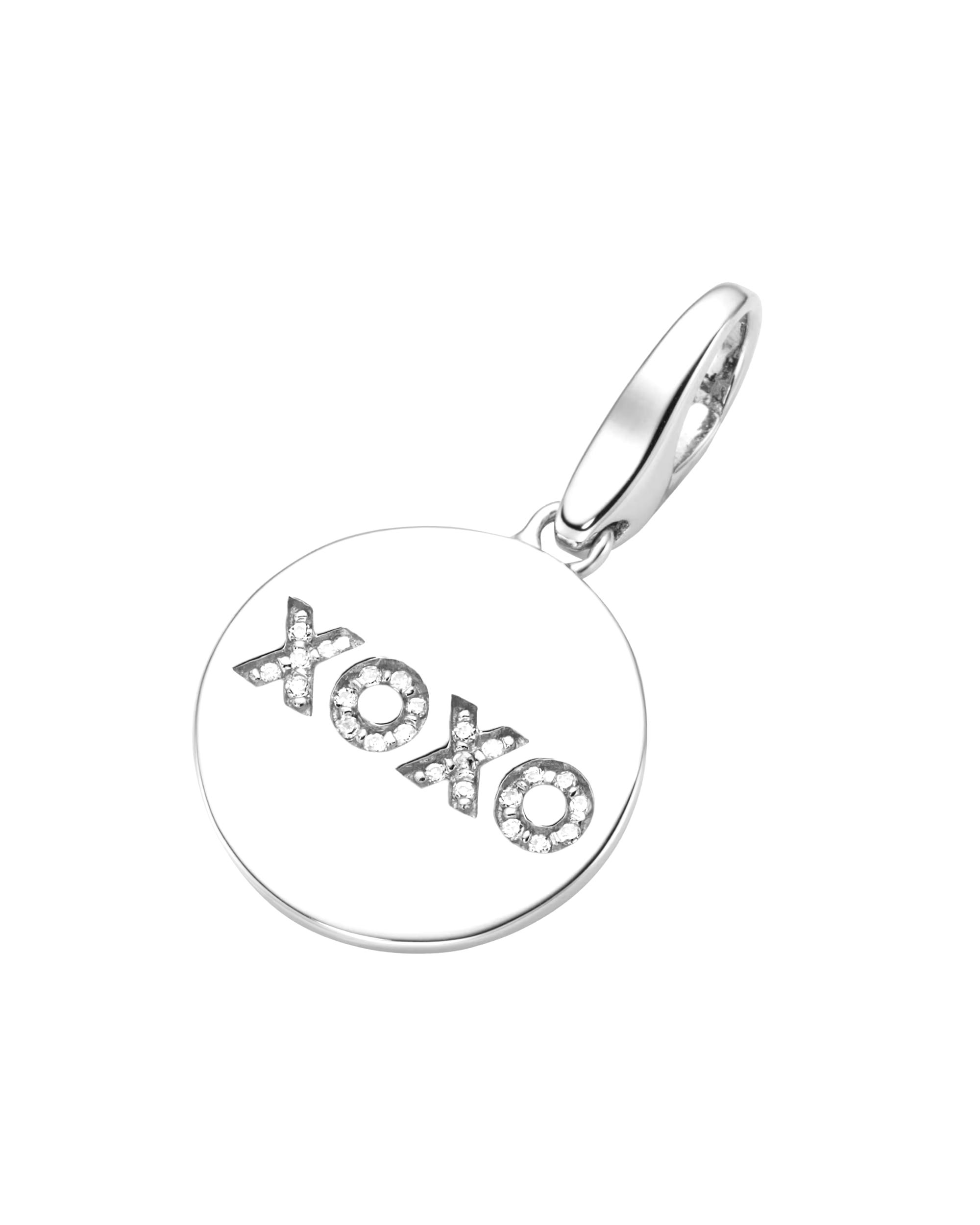 Giorgio Martello Milano jewelry pendant charm round plate with lettering “XOXO”, silver 925