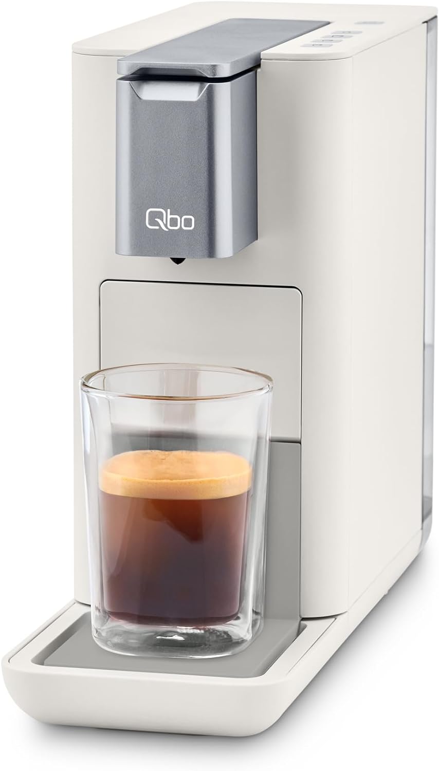 Tchibo Qbo ESSENTIAL Premium Kapselmaschine für Espresso, Caffè und Caffè Grande, kompaktes Design, Bright Sand