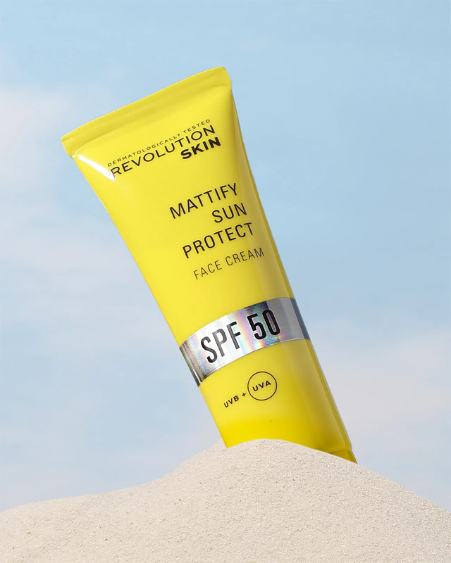 Revolution Skincare Sun Protect Mattify protective, mattifying face cream SPF 50