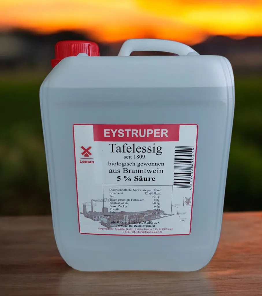 Table vinegar, original Eystruper table vinegar 5% acid in a 5 liter canister, from traditional production in the wood former, organically obtained