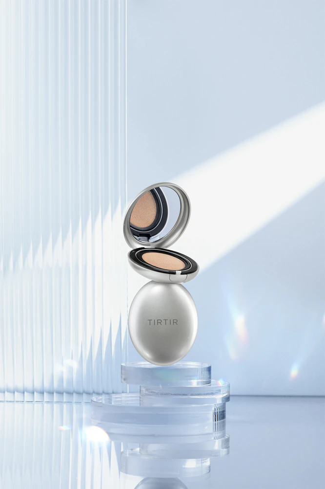 TIRTIR Mask Fit Aura Cushion moisturizing make-up in a sponge for facial skin rejuvenation