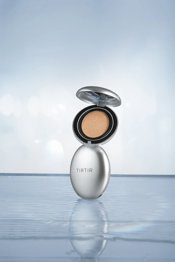 TIRTIR Mask Fit Aura Cushion moisturizing make-up in a sponge for facial skin rejuvenation