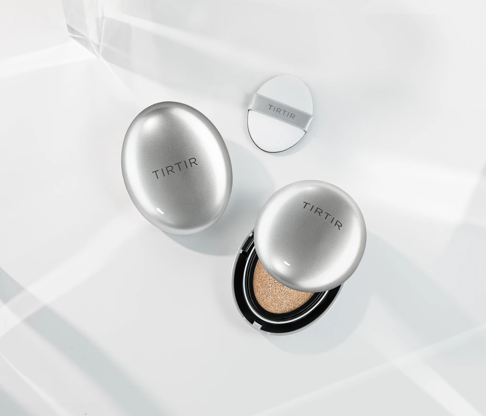 TIRTIR Mask Fit Aura Cushion moisturizing make-up in a sponge for facial skin rejuvenation