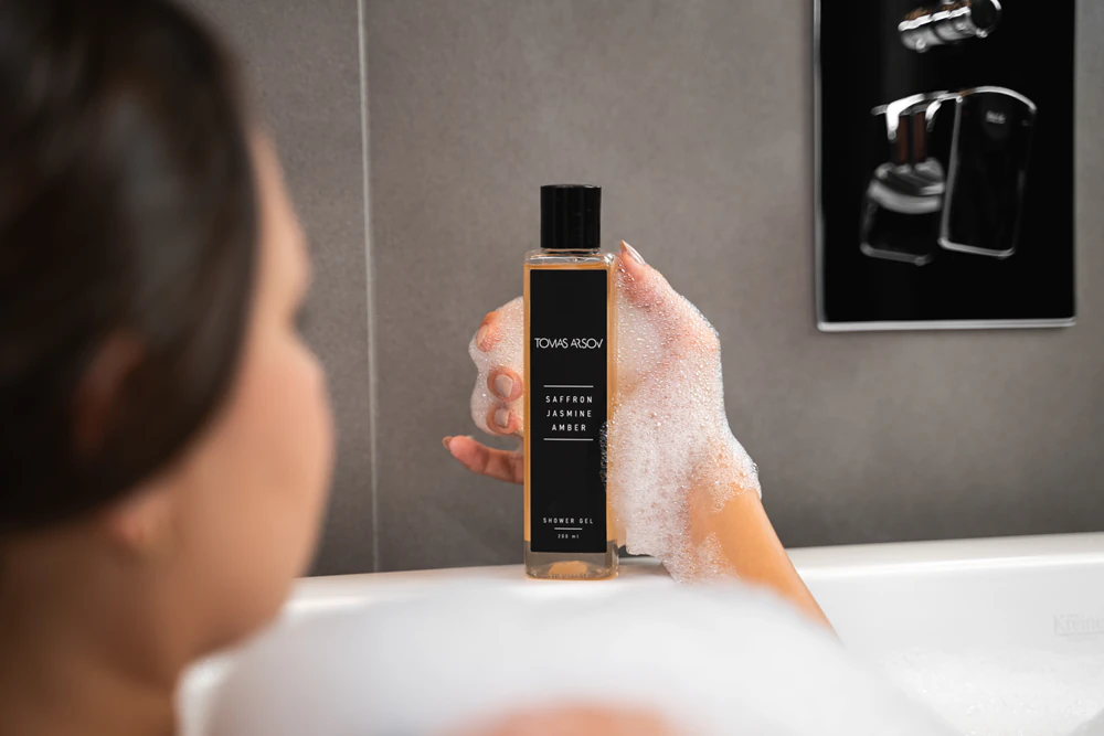 Tomas Arsov Saffron Jasmine Amber perfumed shower gel