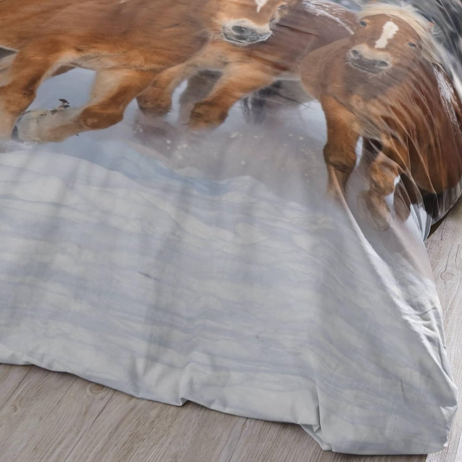 ESPiCO Trendy Bedding Haflinger Snow Winter Fur Mare Reversible Flannel Bed Linen Size: 135 cm x 200 cm