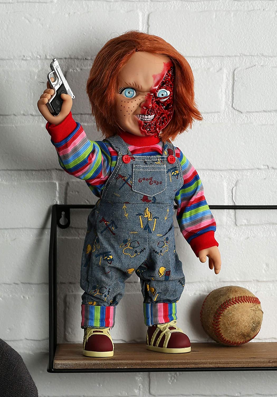 Mezco Childs Play 3: Chucky Talking Doll Pizza Face Version Standard